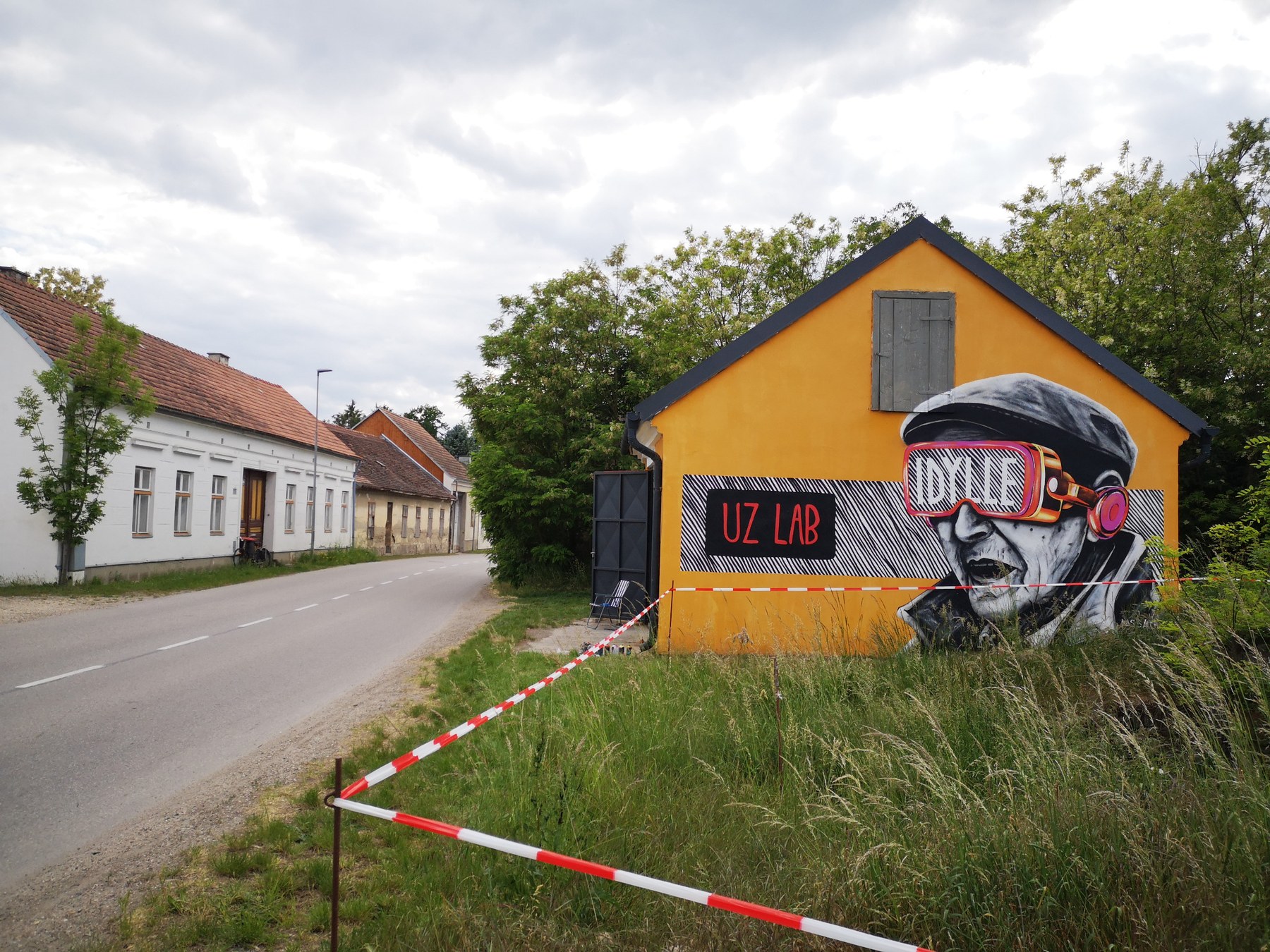 UZ Lab mit Otto-Zucker-Mural in Unterzögersdorf